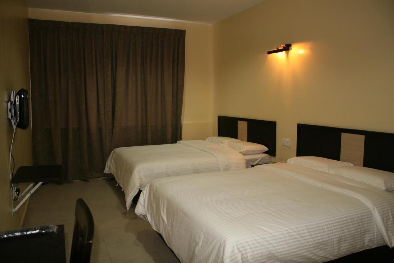 The Fern Lodge Hotel Skudai Exterior foto